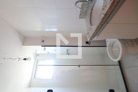 Banheiro de apartamento para alugar com 2 quartos, 44m² em Alcantara, São Gonçalo