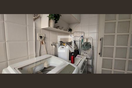 Apartamento à venda com 300m², 3 quartos e 2 vagas Apartamento à venda com 300m², 3 quartos e 2 vagasÁrea de Serviço