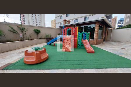 Apartamento à venda com 300m², 3 quartos e 2 vagas Apartamento à venda com 300m², 3 quartos e 2 vagasÁrea comum - Playground