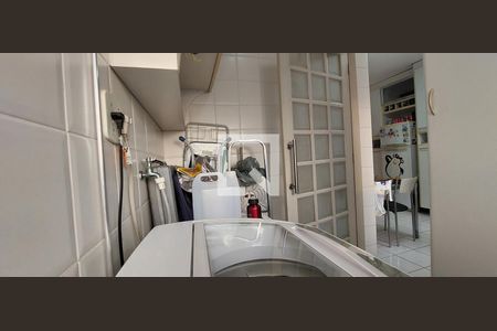 Apartamento à venda com 300m², 3 quartos e 2 vagas Apartamento à venda com 300m², 3 quartos e 2 vagasÁrea de Serviço