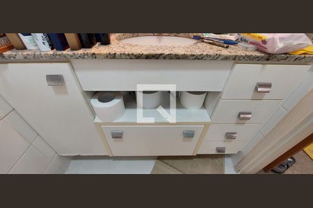 Apartamento à venda com 300m², 3 quartos e 2 vagas Apartamento à venda com 300m², 3 quartos e 2 vagasBanheiro Quarto 2 suíte