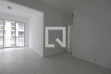 Apartamento para alugar com 72m², 2 quartos e 1 vagaSala