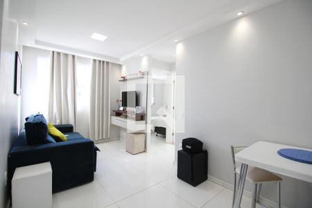 Sala  de apartamento para alugar com 2 quartos, 40m² em Gardênia Azul, Rio de Janeiro