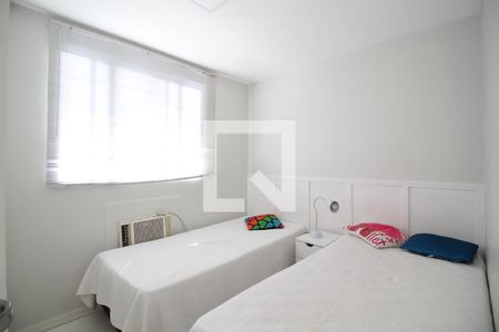 Quarto 2 de apartamento para alugar com 2 quartos, 40m² em Gardênia Azul, Rio de Janeiro