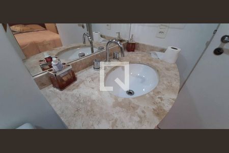 Apartamento à venda com 187m², 5 quartos e 3 vagas Apartamento à venda com 187m², 5 quartos e 3 vagasBanheiro da Suíte 3