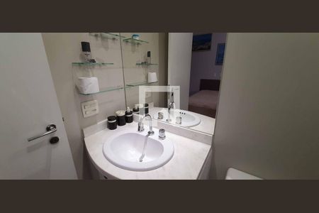 Apartamento à venda com 187m², 5 quartos e 3 vagas Apartamento à venda com 187m², 5 quartos e 3 vagasBanheiro da Suíte 2