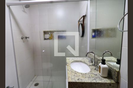 Banheiro de apartamento para alugar com 1 quarto, 40m² em Ribeira, Rio de Janeiro