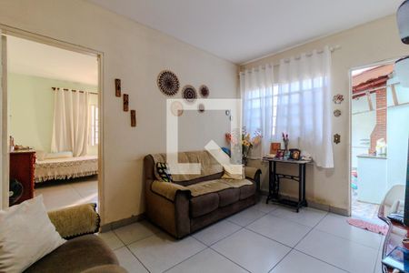 Sala de casa para alugar com 2 quartos, 140m² em Jardim Saporito, Taboão da Serra