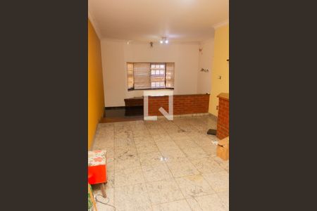 Sala de casa para alugar com 4 quartos, 220m² em Jardim Triana, São Paulo