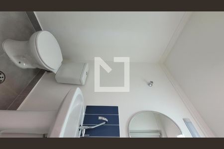 Banheiro de kitnet/studio para alugar com 1 quarto, 44m² em Centro, Campinas