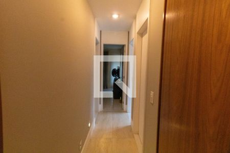 corredor  de apartamento à venda com 3 quartos, 75m² em Santa Rosa, Niterói