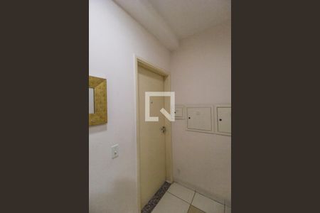 Entrada de apartamento para alugar com 2 quartos, 55m² em Jardim Tupanci, Barueri