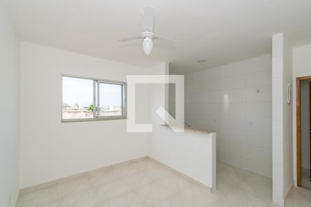 Sala de apartamento para alugar com 1 quarto, 30m² em Olaria, Rio de Janeiro