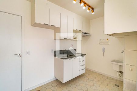 Cozinha de apartamento para alugar com 1 quarto, 31m² em Vila Sônia, São Paulo