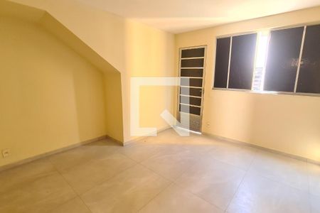 Sala de apartamento para alugar com 2 quartos, 70m² em Chácaras Rio-petrópolis, Duque de Caxias