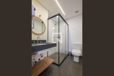 Banheiro de kitnet/studio para alugar com 1 quarto, 30m² em Pinheiros, São Paulo