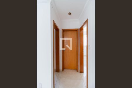 Corredor de apartamento à venda com 2 quartos, 70m² em Piratininga, Belo Horizonte