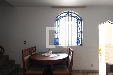 Sala de casa para alugar com 3 quartos, 104m² em Jaraguá, Belo Horizonte