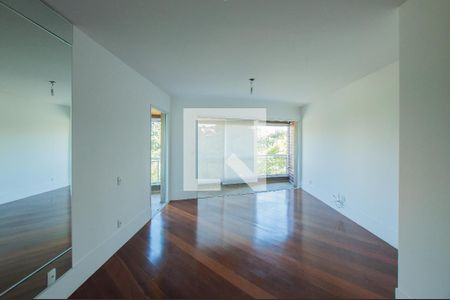 Sala de apartamento à venda com 3 quartos, 104m² em Vila Madalena, São Paulo