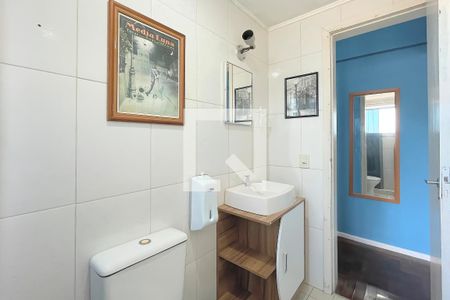 Banheiro de apartamento para alugar com 1 quarto, 42m² em Petropolis, Porto Alegre