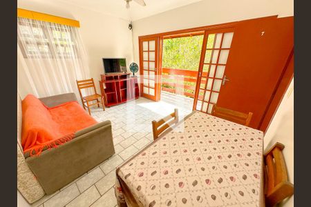 Sala de apartamento para alugar com 2 quartos, 60m² em Jurerê, Florianópolis