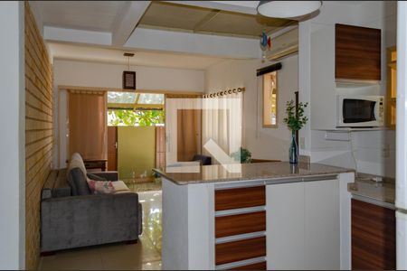 Sala de casa para alugar com 2 quartos, 70m² em Rio Tavares, Florianópolis