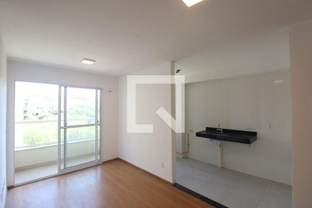 Sala de apartamento para alugar com 2 quartos, 44m² em Alcântara, São Gonçalo
