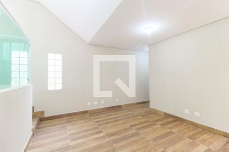 Sala de casa à venda com 2 quartos, 150m² em Vila Carmosina, São Paulo