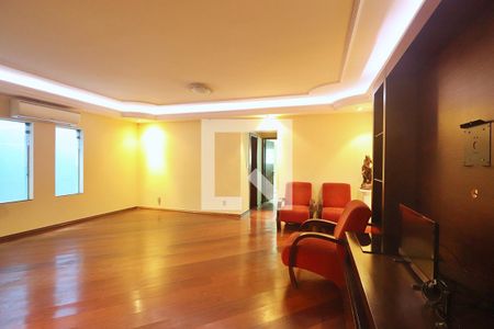 Sala de casa à venda com 4 quartos, 251m² em Vila Curuca, Santo André