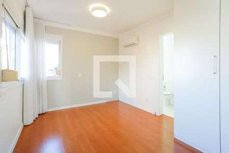 Suite 1 de apartamento para alugar com 2 quartos, 79m² em Bela Vista, Porto Alegre