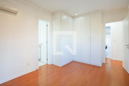 Suite 1 de apartamento para alugar com 2 quartos, 79m² em Bela Vista, Porto Alegre