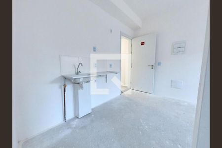 Sala/Cozinha de apartamento para alugar com 1 quarto, 25m² em Vila Mangalot, São Paulo