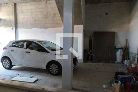 Casa à venda com 200m², 3 quartos e 6 vagas Casa à venda com 200m², 3 quartos e 6 vagasGaragem e quintal