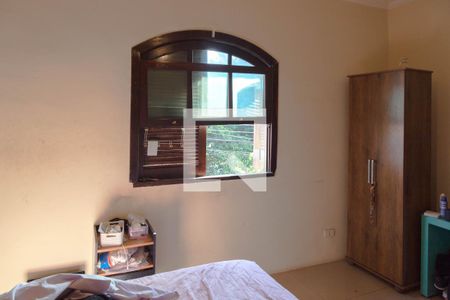 Casa à venda com 200m², 3 quartos e 6 vagas Casa à venda com 200m², 3 quartos e 6 vagasQuarto 2