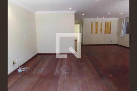 Casa à venda com 350m², 4 quartos e 7 vagasSala