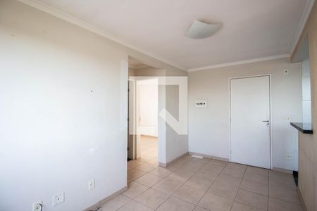 Sala de apartamento para alugar com 2 quartos, 42m² em Colônia Zl, São Paulo