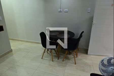 Sala de casa de condomínio para alugar com 2 quartos, 62m² em Ocian, Praia Grande