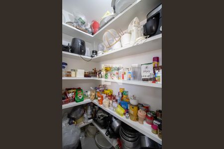 Apartamento à venda com 168m², 4 quartos e 2 vagas Apartamento à venda com 168m², 4 quartos e 2 vagasDespensa