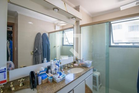 Apartamento à venda com 168m², 4 quartos e 2 vagas Apartamento à venda com 168m², 4 quartos e 2 vagasBanheiro da Suíte 1