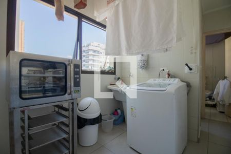 Apartamento à venda com 168m², 4 quartos e 2 vagas Apartamento à venda com 168m², 4 quartos e 2 vagasÁrea de Serviço