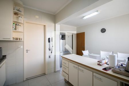 Apartamento à venda com 168m², 4 quartos e 2 vagas Apartamento à venda com 168m², 4 quartos e 2 vagasCozinha
