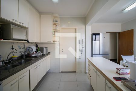 Apartamento à venda com 168m², 4 quartos e 2 vagas Apartamento à venda com 168m², 4 quartos e 2 vagasCozinha