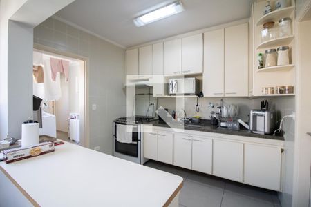Apartamento à venda com 168m², 4 quartos e 2 vagas Apartamento à venda com 168m², 4 quartos e 2 vagasCozinha