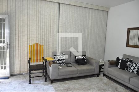 Sala de casa à venda com 4 quartos, 191m² em Pilares, Rio de Janeiro