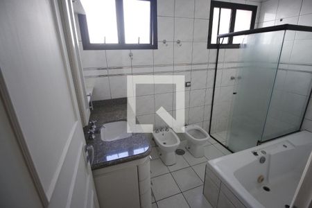 Banheiro da Suíte 1 de apartamento para alugar com 5 quartos, 254m² em Vila Andrade, São Paulo