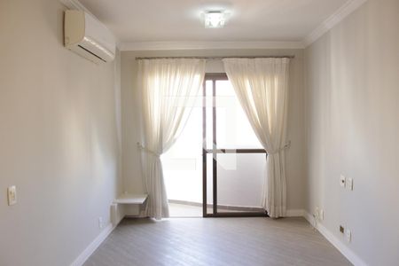 Sala de apartamento para alugar com 3 quartos, 67m² em Pinheiros, São Paulo