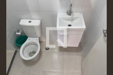 Banheiro de apartamento à venda com 1 quarto, 24m² em Água Branca, São Paulo