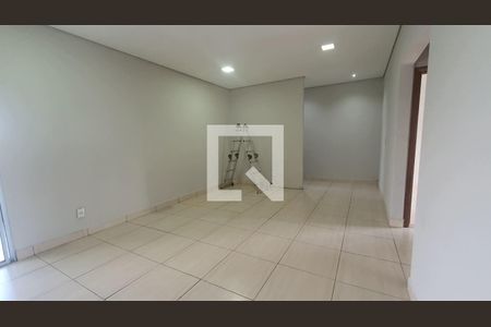 Sala de casa para alugar com 2 quartos, 100m² em São José, Paulínia