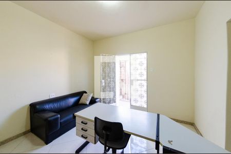 Sala de casa para alugar com 3 quartos, 300m² em Carlos Prates, Belo Horizonte