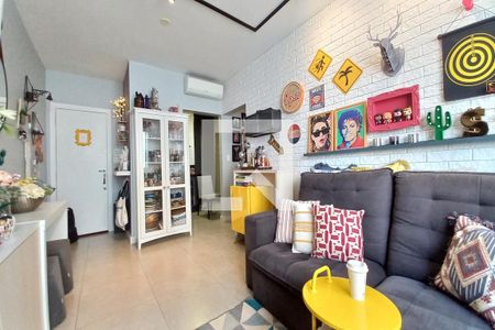 Sala de apartamento à venda com 1 quarto, 40m² em Cambui, Campinas